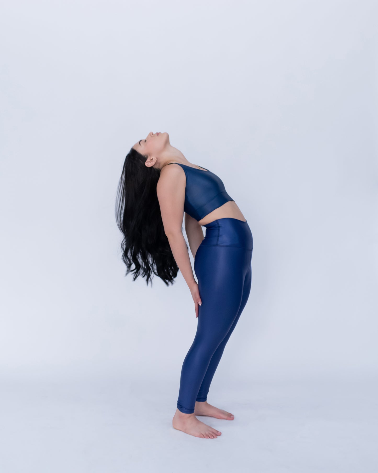 Legging brillante efecto cuero control abdomen color azul navy