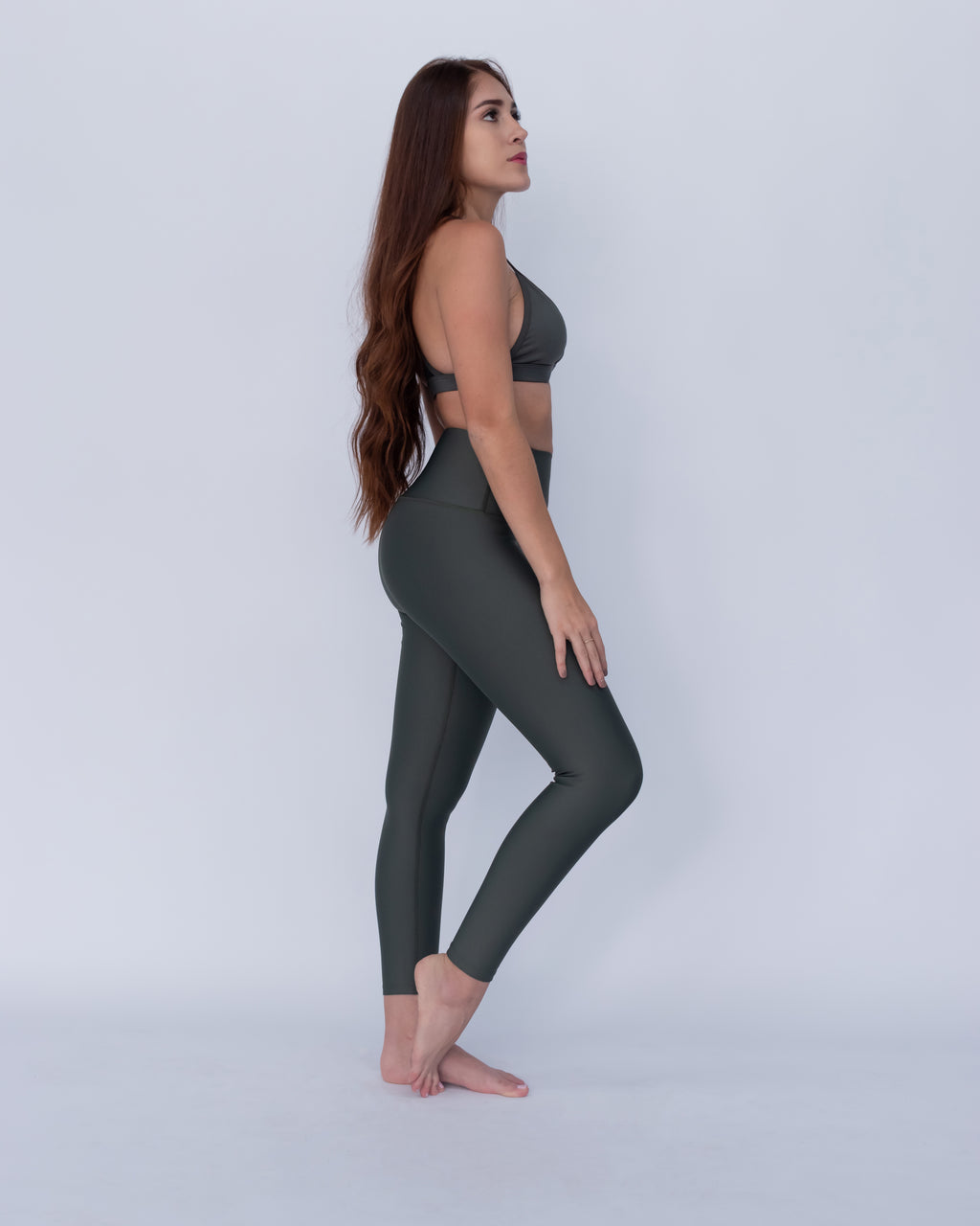 Legging brillante efecto cuero control abdomen color gris profundo
