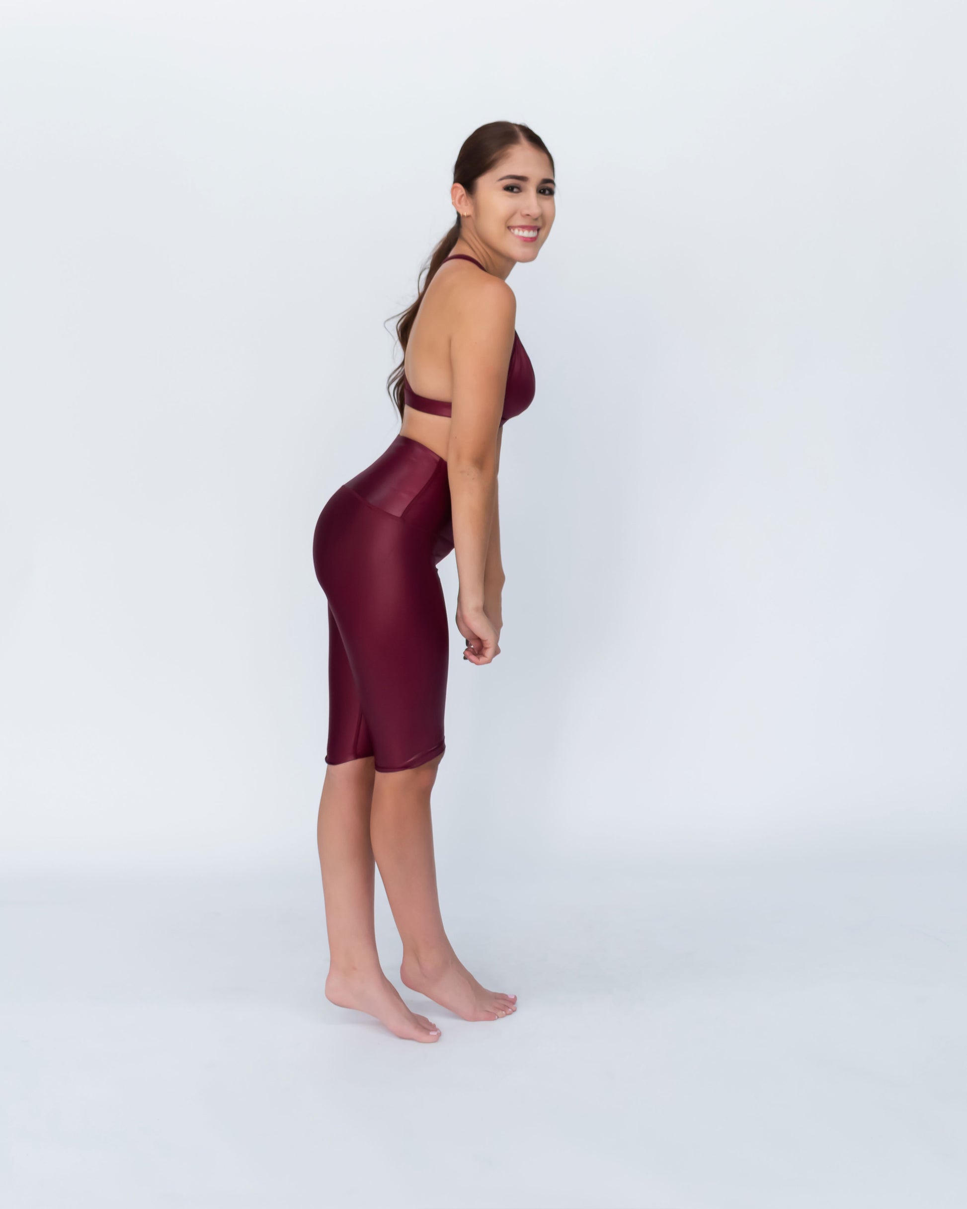 Biker Deportivo mate unicolor control de abdomen color vino tinto