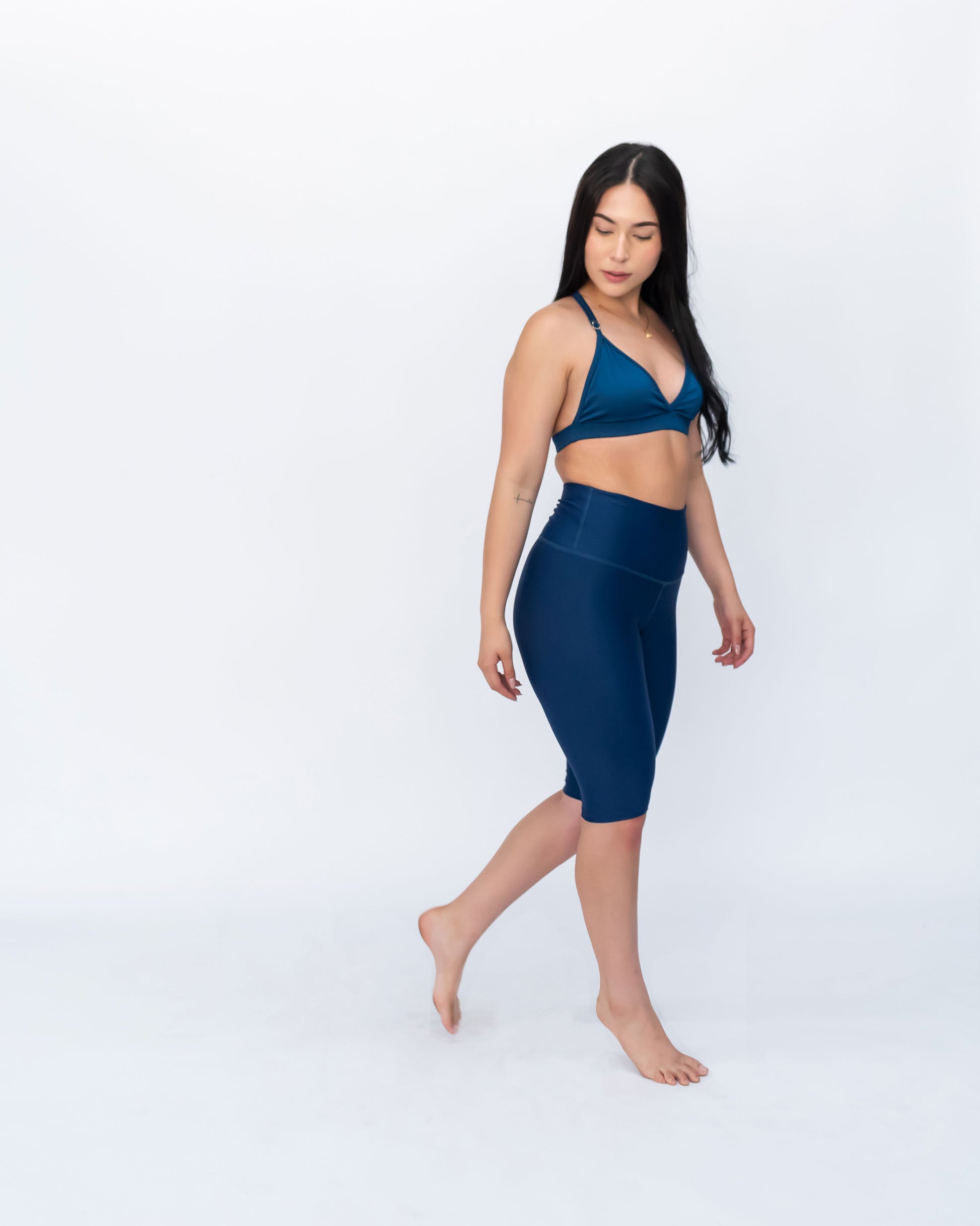 Biker Deportivo mate unicolor control de abdomen color azul navy