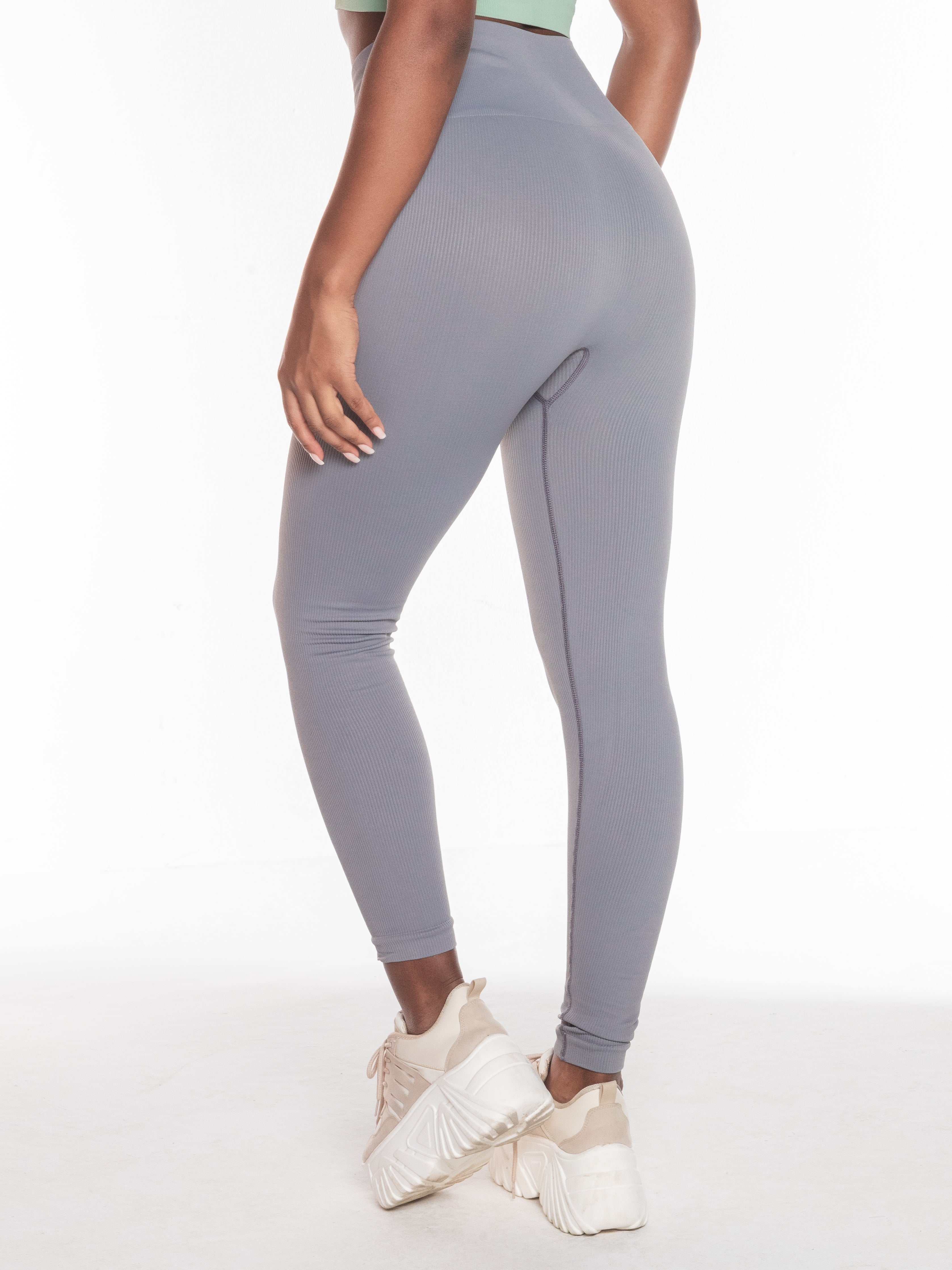 LEGGING SEAMLESS CONTRO DE ABDOMEN COLOR GRIS