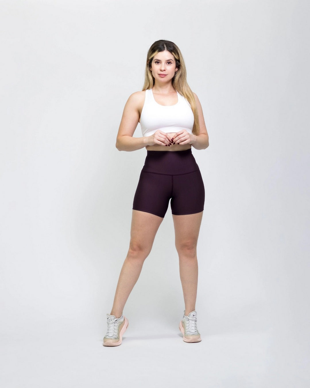 Short Deportivo mate control abdomen color Uva oscuro