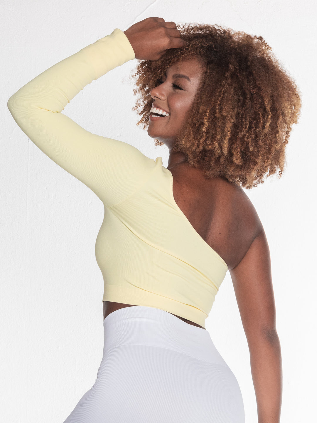 Top seamless deportivo Helena color amarillo