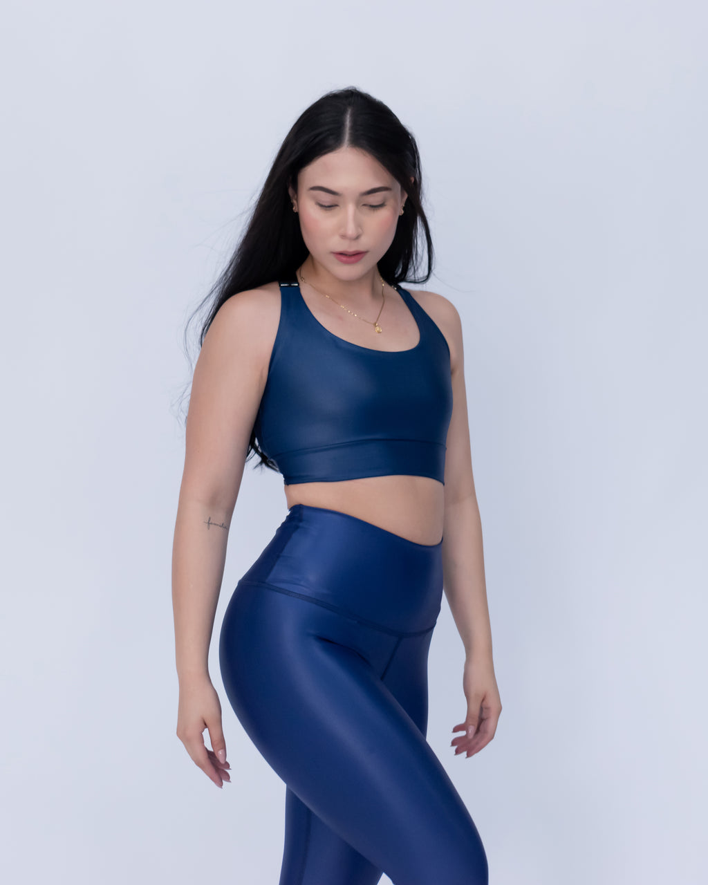 Legging brillante efecto cuero control abdomen color azul navy