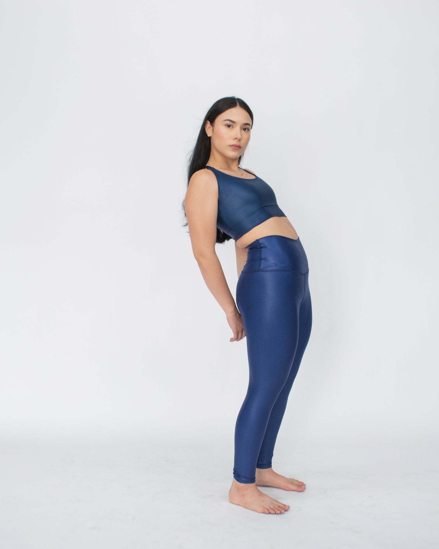 Legging brillante efecto cuero control abdomen color azul petroleo