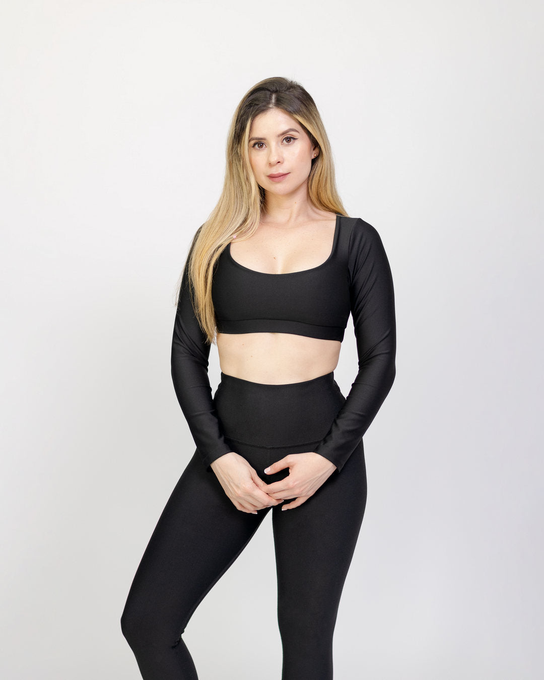 Top unicolor deportivo Alma color negro